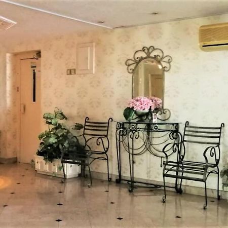 Nuzha Hotel Apartments Mascate Esterno foto