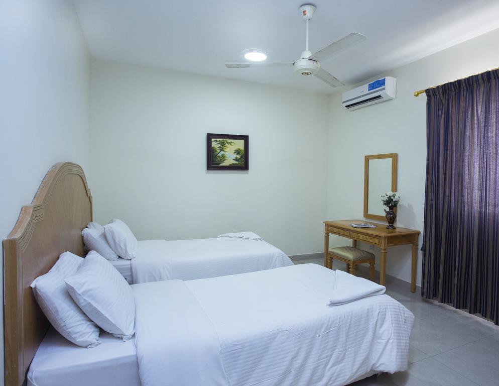 Nuzha Hotel Apartments Mascate Esterno foto