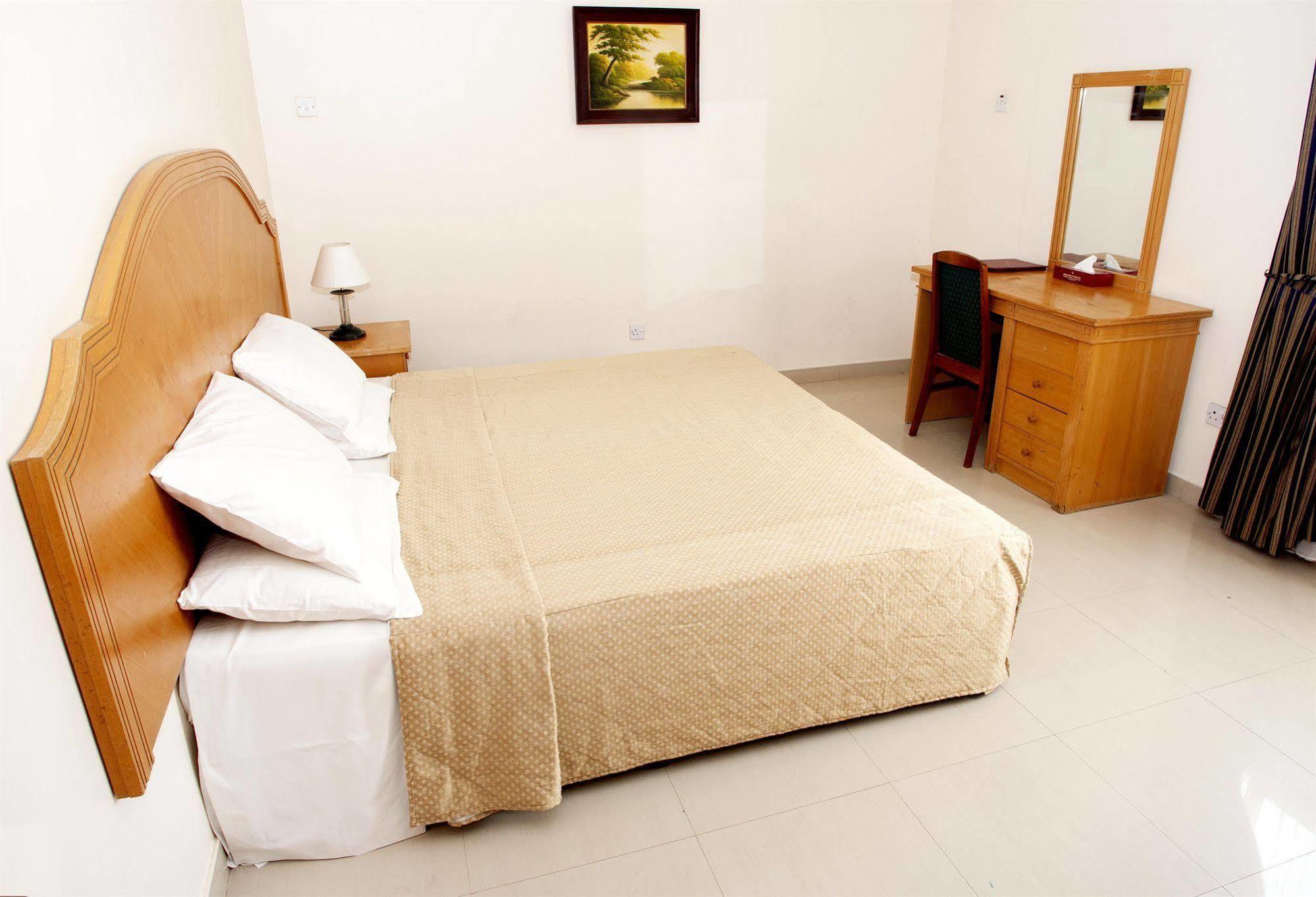Nuzha Hotel Apartments Mascate Esterno foto
