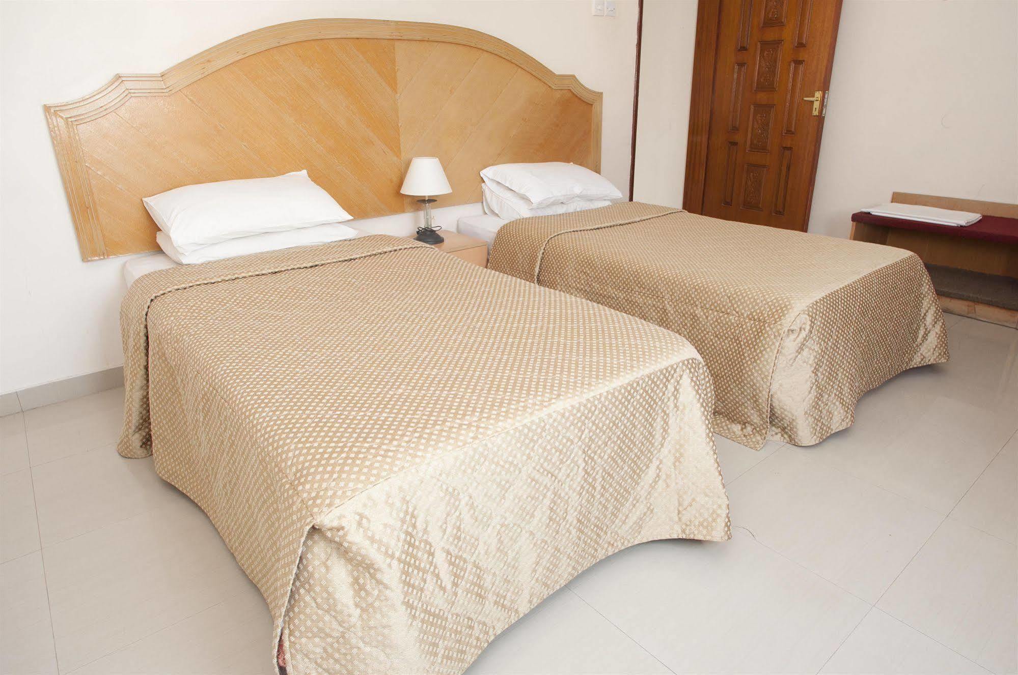 Nuzha Hotel Apartments Mascate Esterno foto