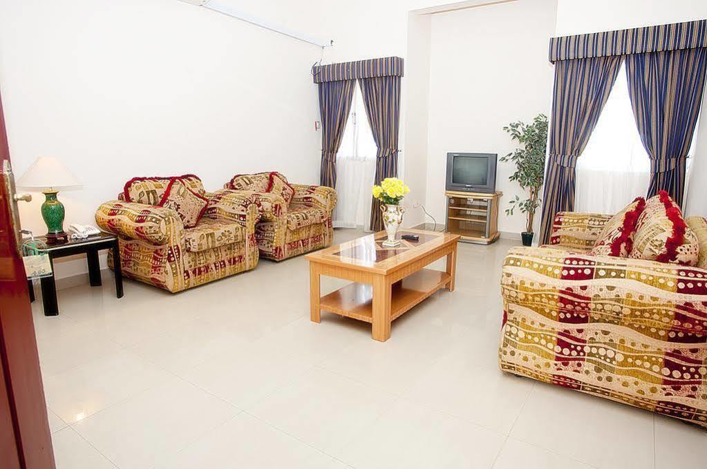 Nuzha Hotel Apartments Mascate Esterno foto