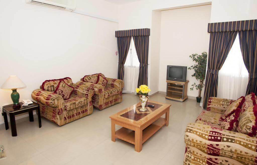 Nuzha Hotel Apartments Mascate Esterno foto